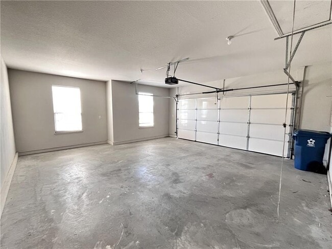 Building Photo - 28 Highland Pkwy