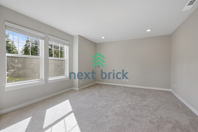 Building Photo - Spacious 5-Bedroom Retreat in Bothell with 2.5 Baths and 2335 Sq Ft of Comfort!