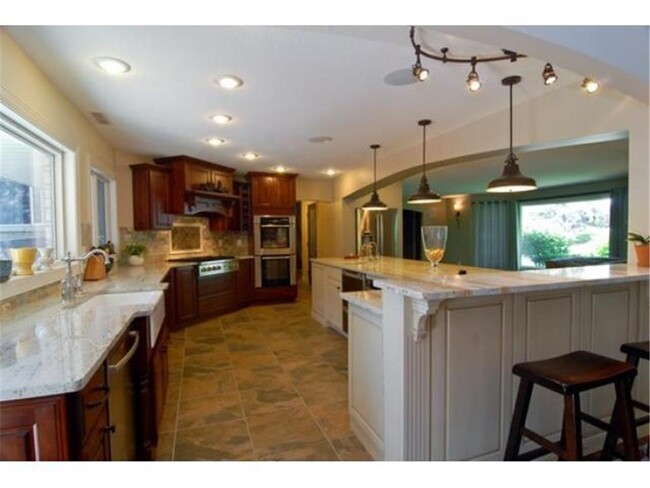 Building Photo - 65 Woodland Cir