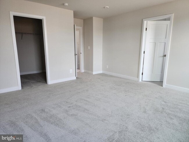 Building Photo - 844 New Castle Landing Dr