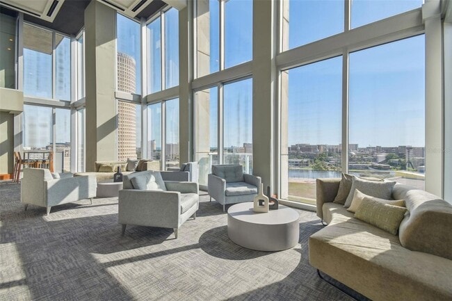 Building Photo - 777 N Ashley Dr