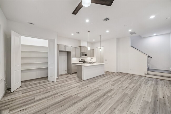 Building Photo - 1524 Ojeman Rd