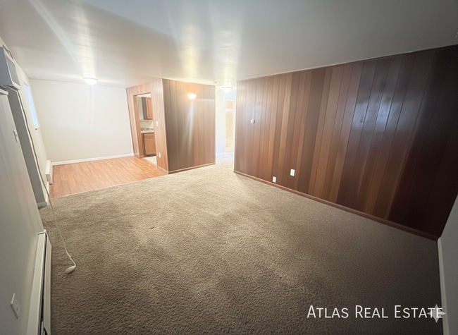 Building Photo - 835 E San Miguel St