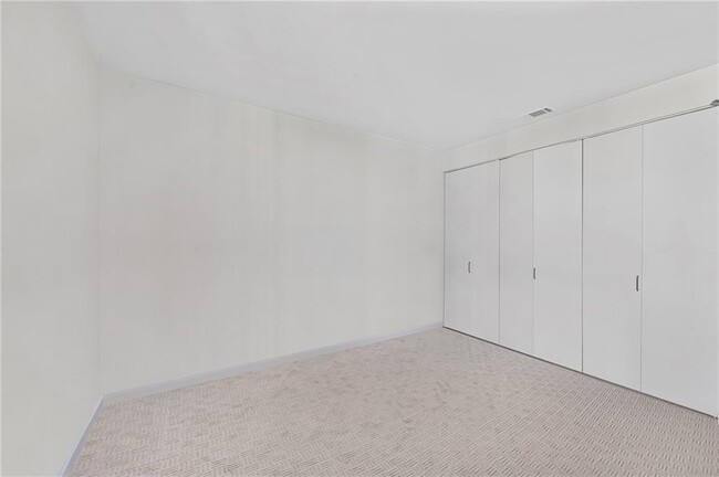 Building Photo - 2575 Peachtree Rd NE