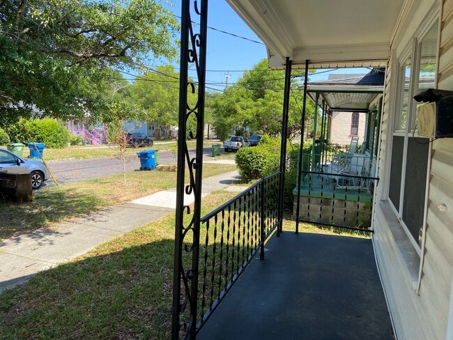 Building Photo - Welcome to this newly remodeled 4-bedroom, 2-bathroom house in the desirable location of Wilmingt...