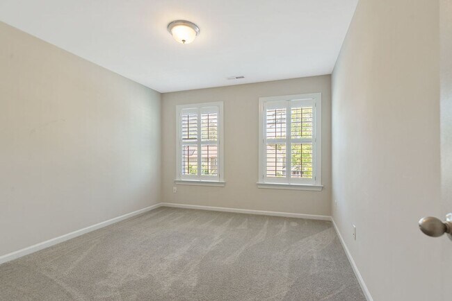 Building Photo - Beautiful Holly Springs Home