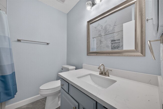 Building Photo - 2450 Long Reach Dr