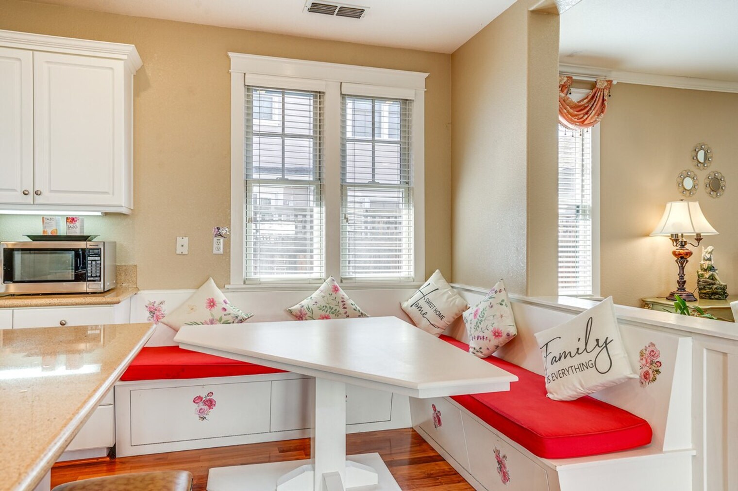 Building Photo - 1148 Promenade St