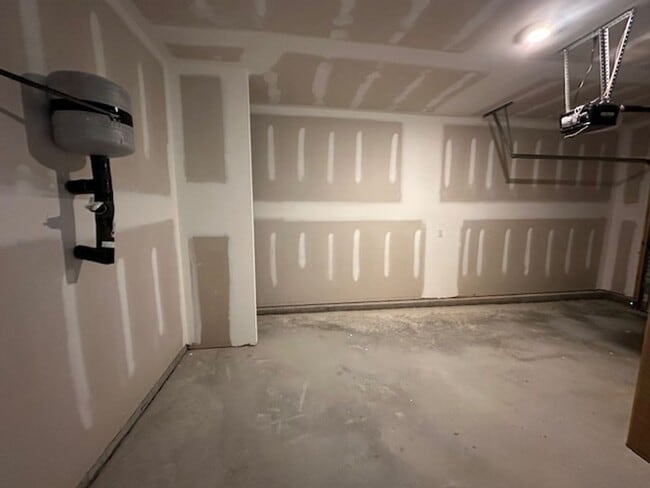 Building Photo - Graham