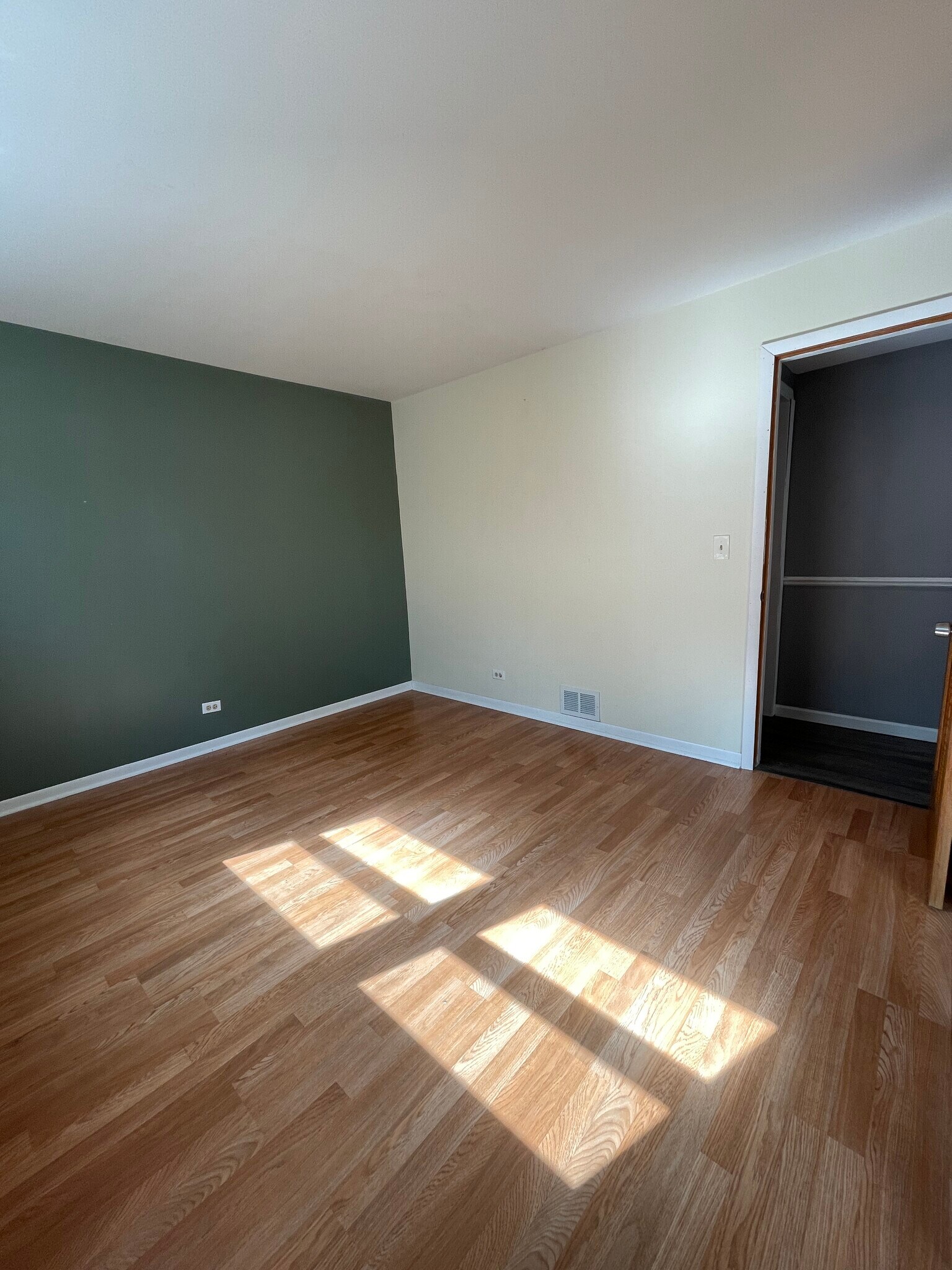 Building Photo - 1105 E Ardyce Ln
