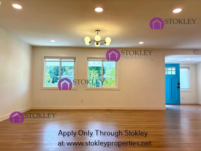 Building Photo - 276 Jennifer Way