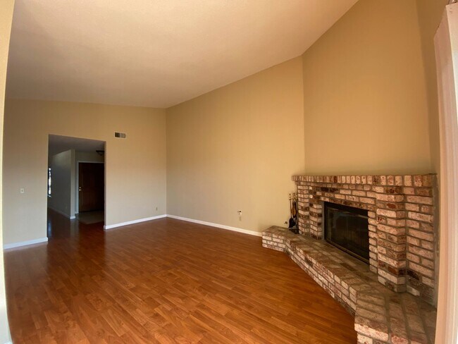 Building Photo - Single Story Beautiful Bay View Home