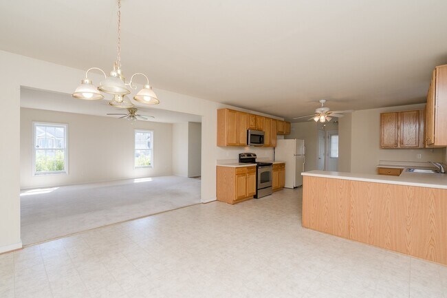 Building Photo - 3BR/2.5BA Home in Lakeside — Minutes to Bryan Park — $2,295/mo!