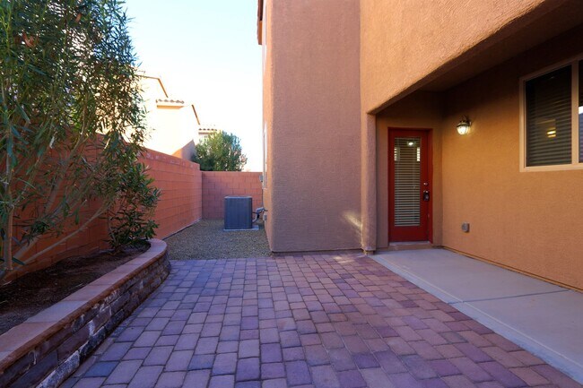 Building Photo - 7680 Lots Hills Dr