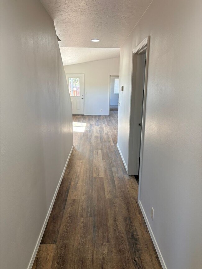 Building Photo - 16697 Shaw Pine Ct