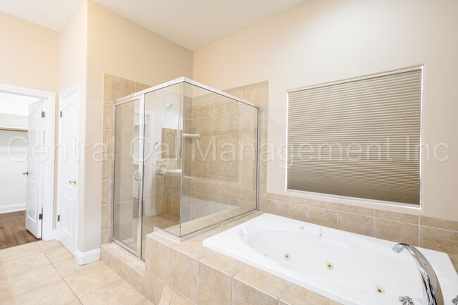 Building Photo - 4 Bedroom/3 Bath Home with Paid Solar - $3395 Per Month!