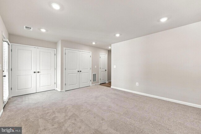 Building Photo - 432 Seeback Dr