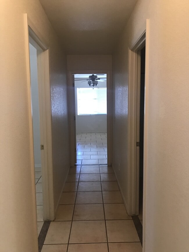 Building Photo - 3 BDR 2 Bath in Chaparral Village neighbor...