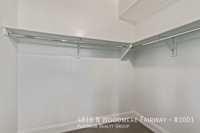 Building Photo - 4816 N Woodmere Fairway