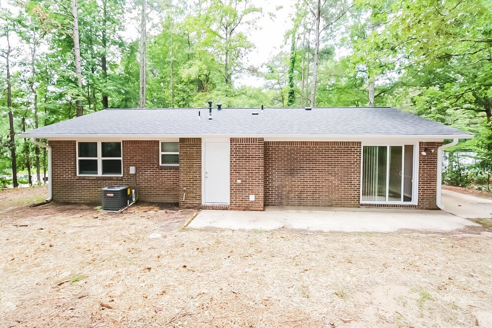 Building Photo - 300 N Meade Dr
