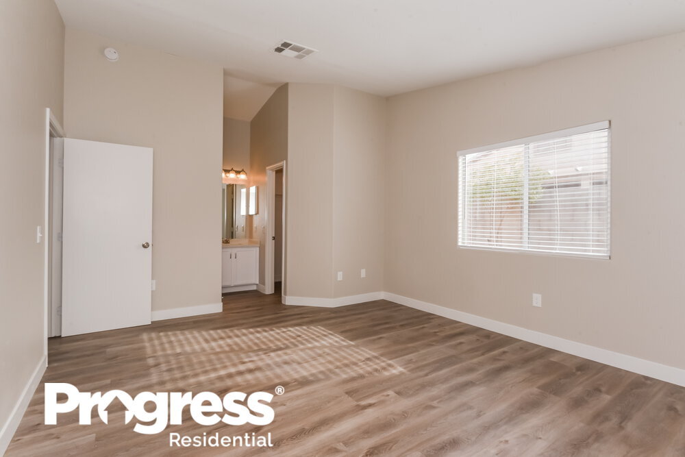 Building Photo - 5225 Panguitch Dr