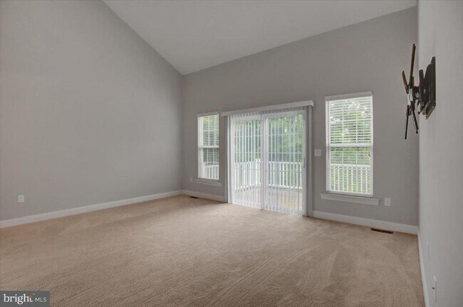 Building Photo - 5355 Mendenhall Dr.