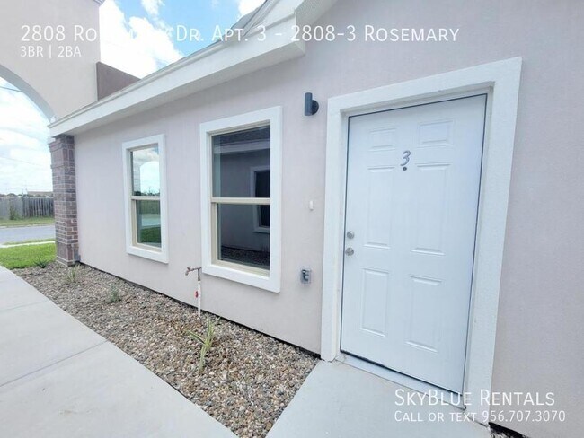 Building Photo - 2808 Rosemary Dr