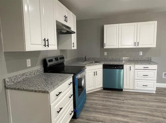 Building Photo - 225 E Coral Way
