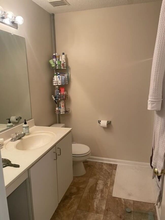 Building Photo - Bristol Commons