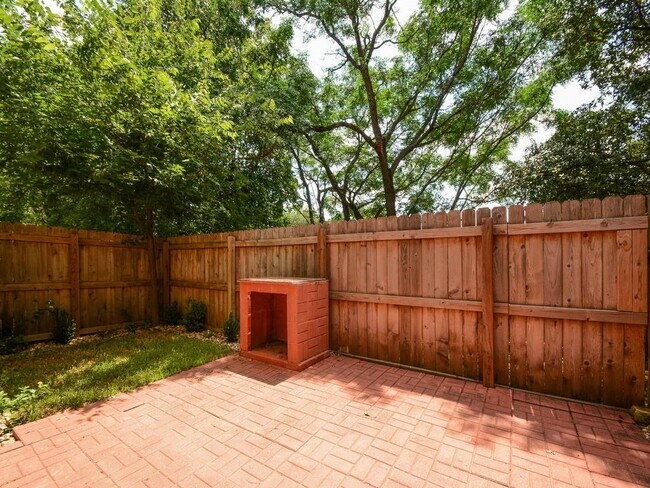 Building Photo - 4400 Switch Willo