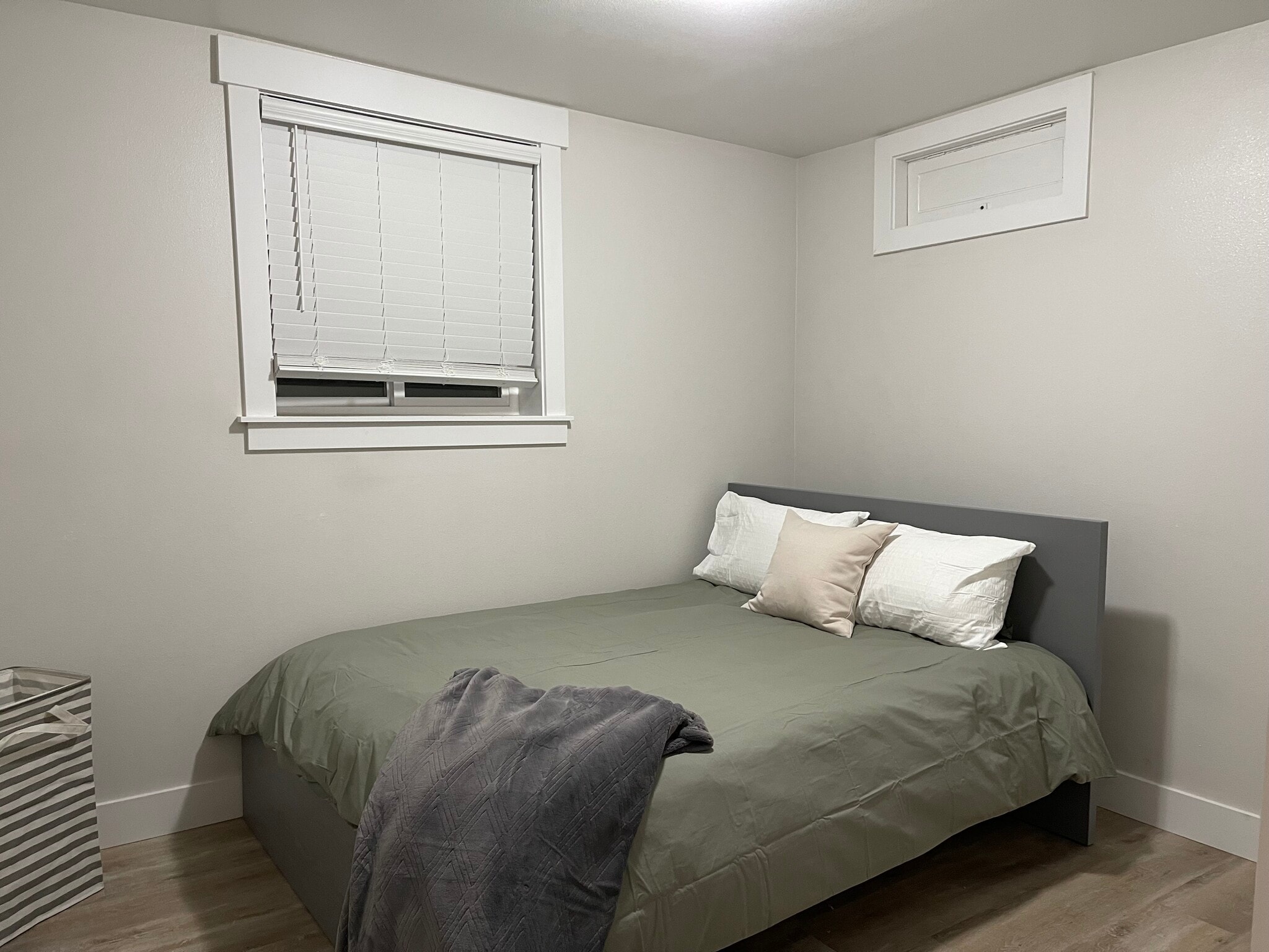 Building Photo - 1522 Taylor Ave N