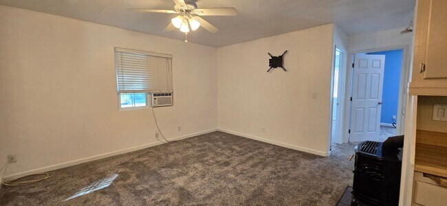 Building Photo - Charming 2 bedroom apartment