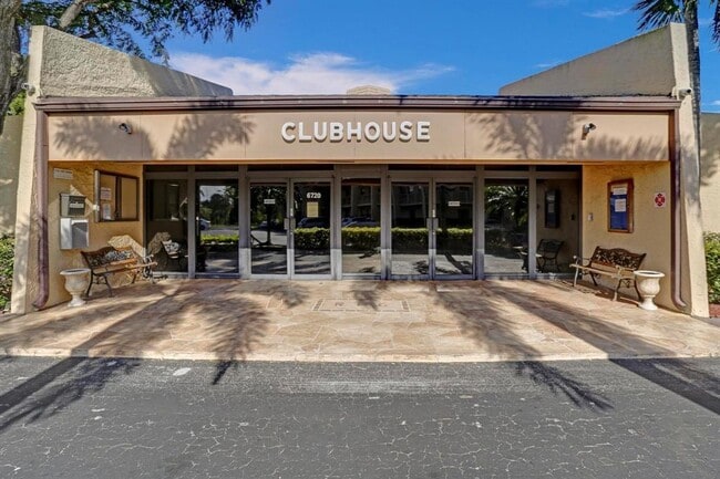 Building Photo - 6850 Royal Palm Blvd