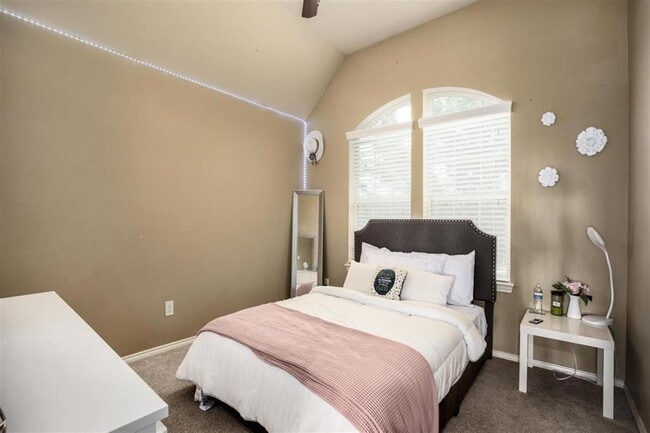 Building Photo - 2614 Misty Laurel Ct