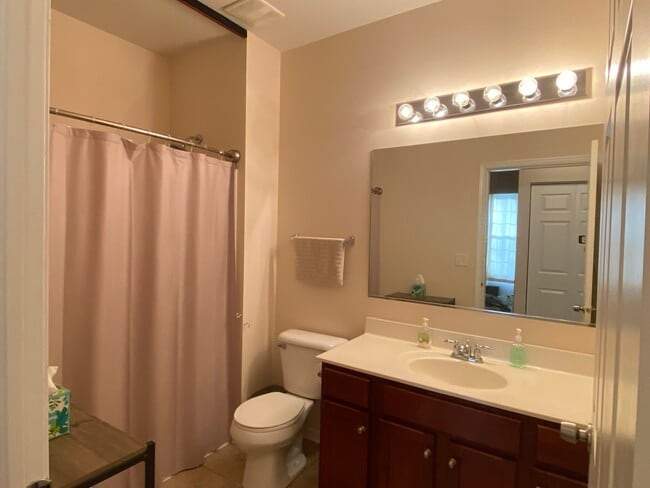 Building Photo - 1587 Millbrook Dr