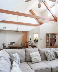 Building Photo - 10 Longstream Ct