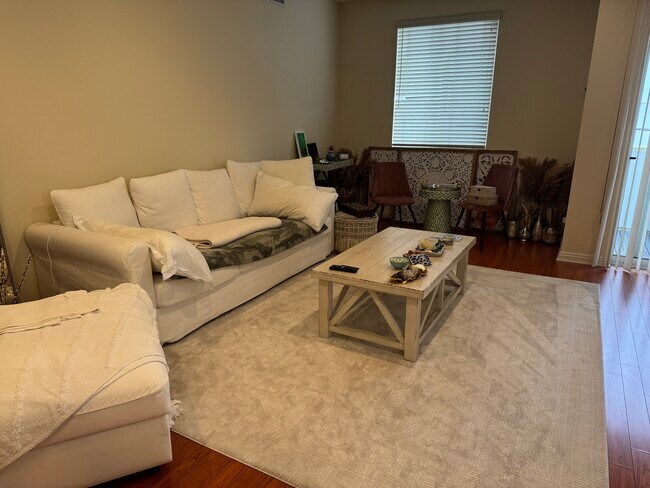 Building Photo - 1845 Beloit Ave