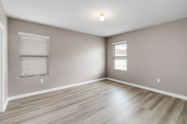 Building Photo - Beautiful 4/2 Energy Efficient Home in St....