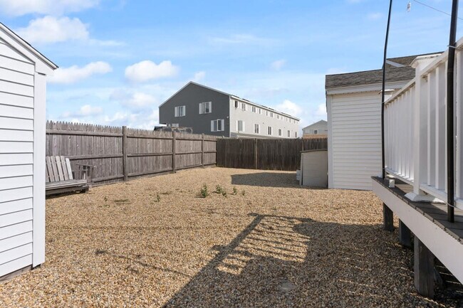 Building Photo - 12 Harris Ave