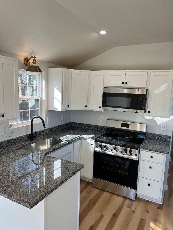 Building Photo - 2981 Bridle Dr