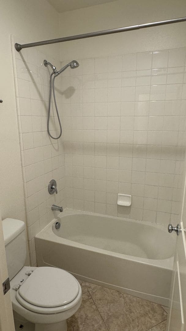 Building Photo - 6 bedroom 4.5 baths in Corona CA