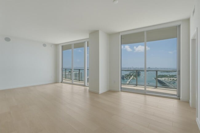 Building Photo - 1400 Biscayne Blvd