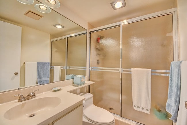 Building Photo - 4600 S Ocean Blvd