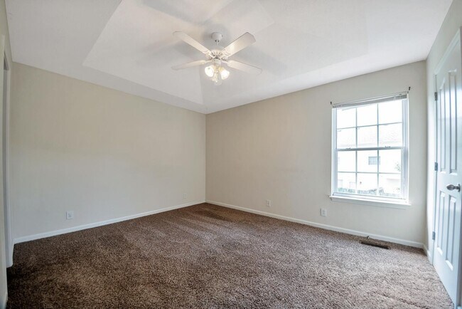Building Photo - Townhome for rent five minutes from I-24