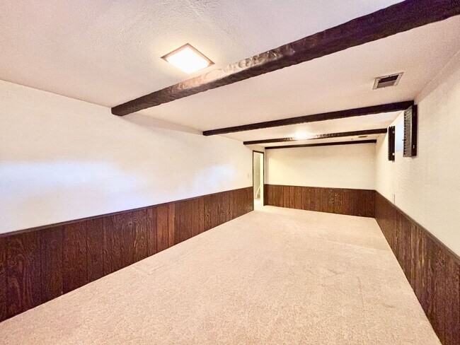 Building Photo - 2ND MONTH FREE FOR LEASE STARTING BY OCTOB...