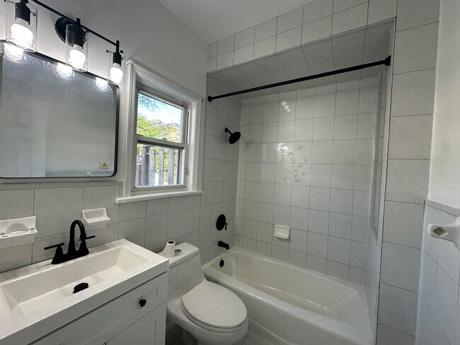 Building Photo - 443 Westminster Pl