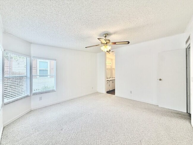 Building Photo - 43 Sargent St