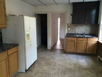 Building Photo - Three bedroom in Columbia