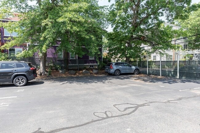 Building Photo - 329 Harvard St