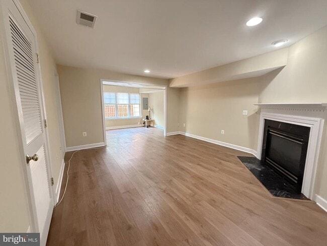 Building Photo - 4228 Lower Park Dr
